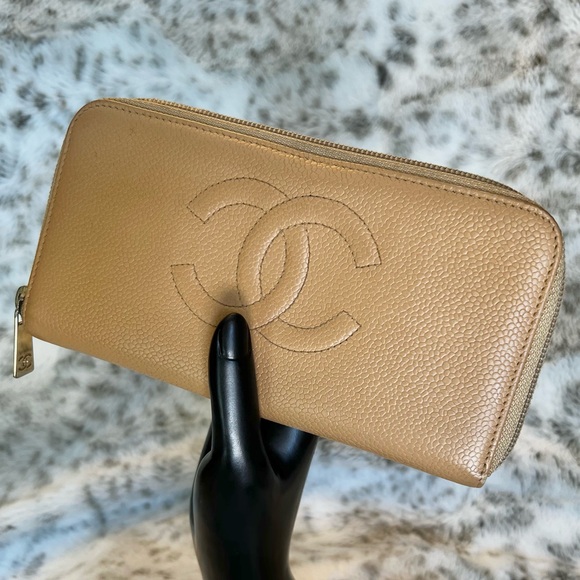 Chanel Caviar Zippy Wallet